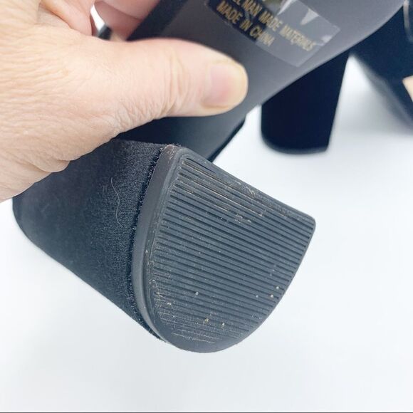 Qupid Women’s Velvet Wide Strap Chunky Heel Sandals in Black Sz 7 - Picture 6 of 15